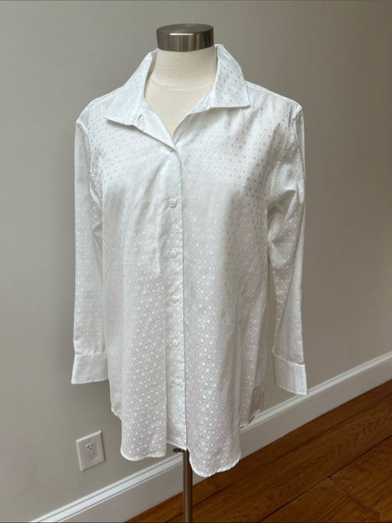 Jill McGowan Tops - Jill McGowan Women's White Jacquard Button-Front Blouse
